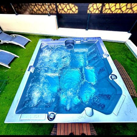 La Maison Du Faubourg Jacuzzi Vitry-le-Francois Bagian luar foto