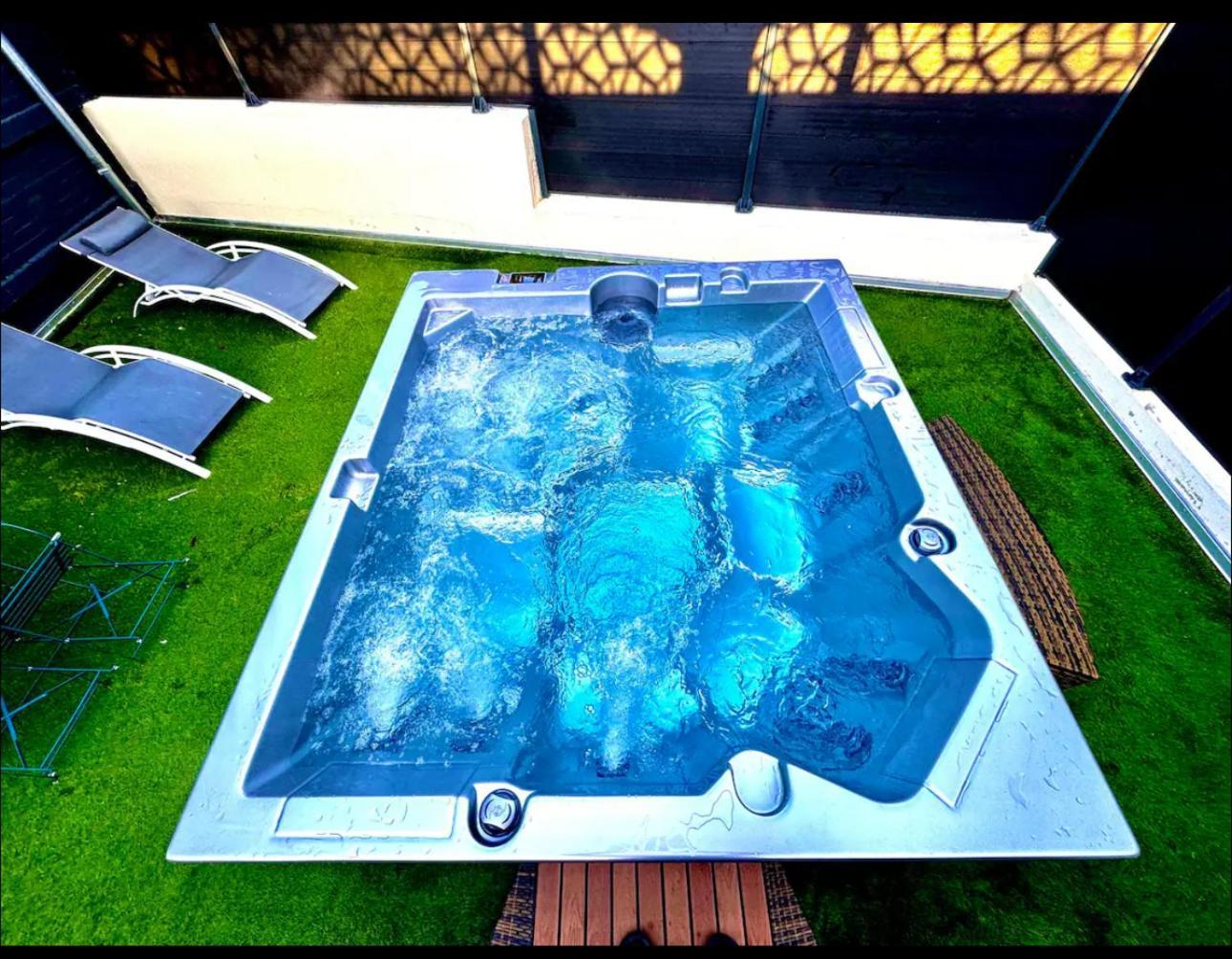 La Maison Du Faubourg Jacuzzi Vitry-le-Francois Bagian luar foto